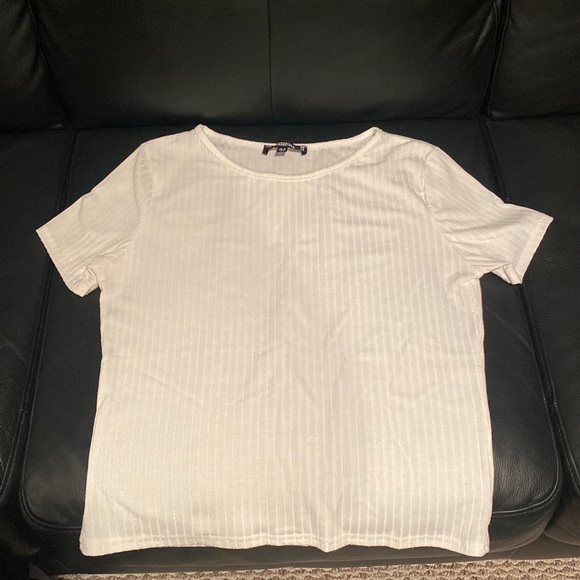 MISSGUIDED TEE - Picture 1 of 3